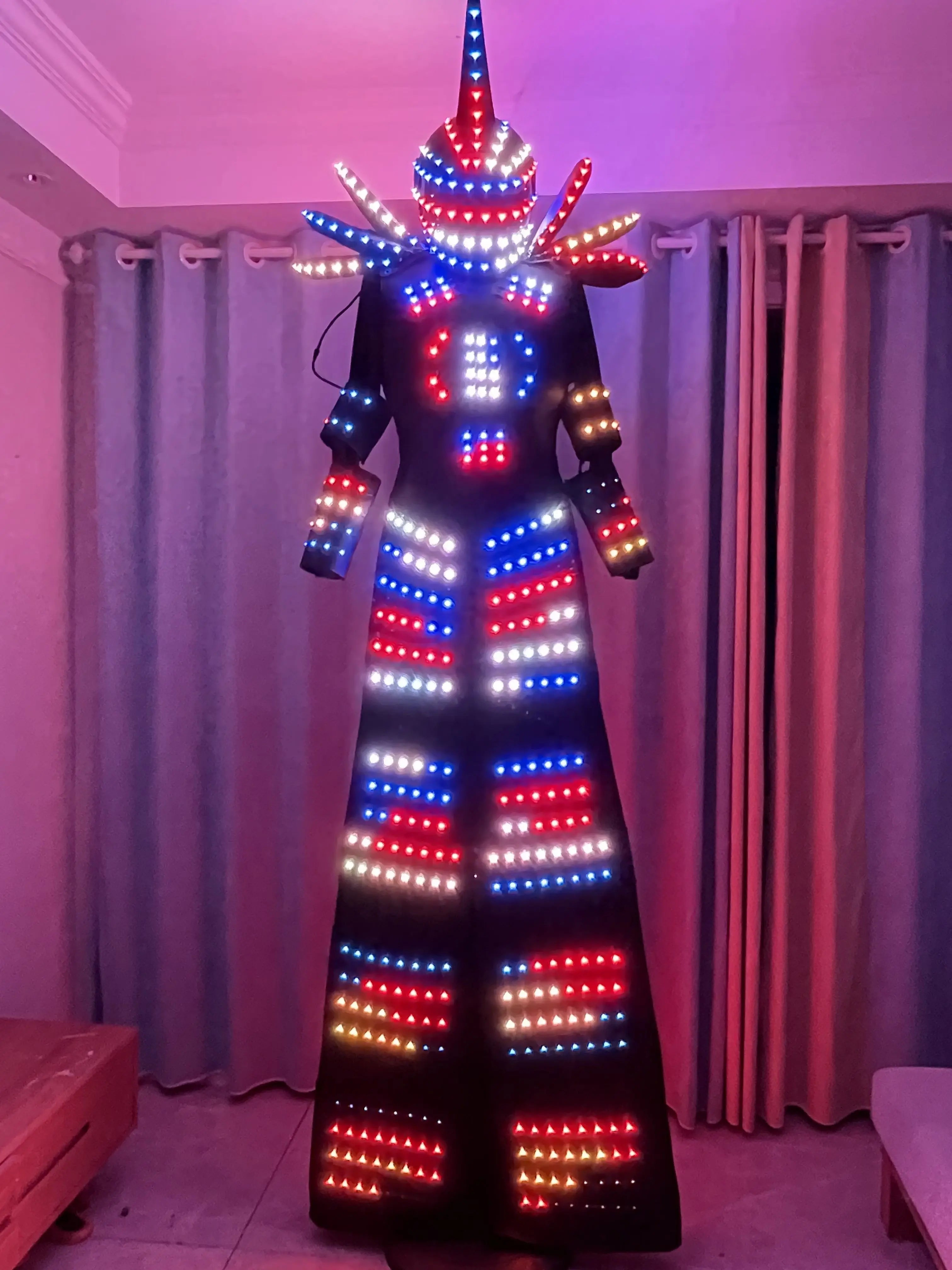 Full Color Digital Color Remote Control LED Stilts Walker Robot Costume Kryoman Helmet Stage Performance Nightclub DJ Show Suit
