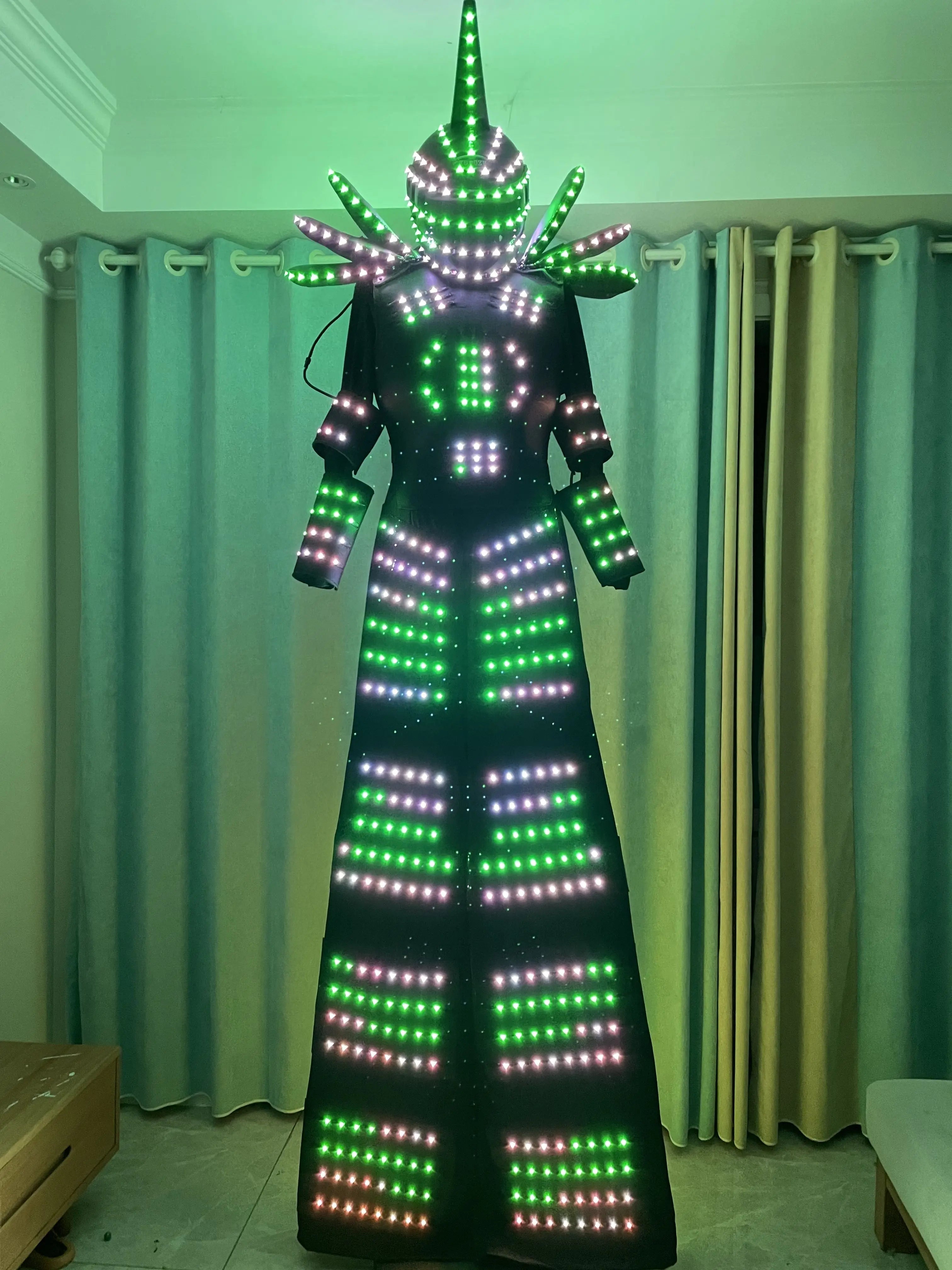 Full Color Digital Color Remote Control LED Stilts Walker Robot Costume Kryoman Helmet Stage Performance Nightclub DJ Show Suit
